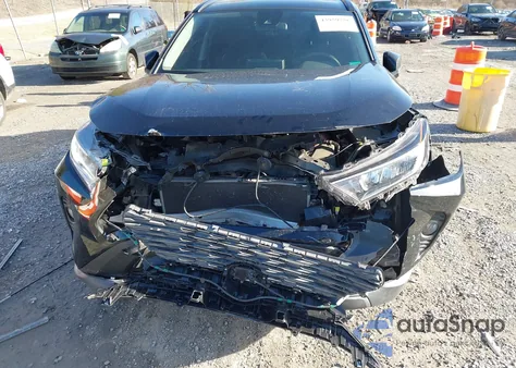 2019 Toyota Rav4 Xle z USA, uszkodzony, nr VIN JTMP1RFV5KD007055